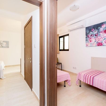 סיינט פול ביי Islet Promenade Seafront Family Apartment With 2 Balconies By Getawaysmalta מראה חיצוני תמונה